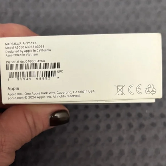 New Apple Wireless Earbuds - White